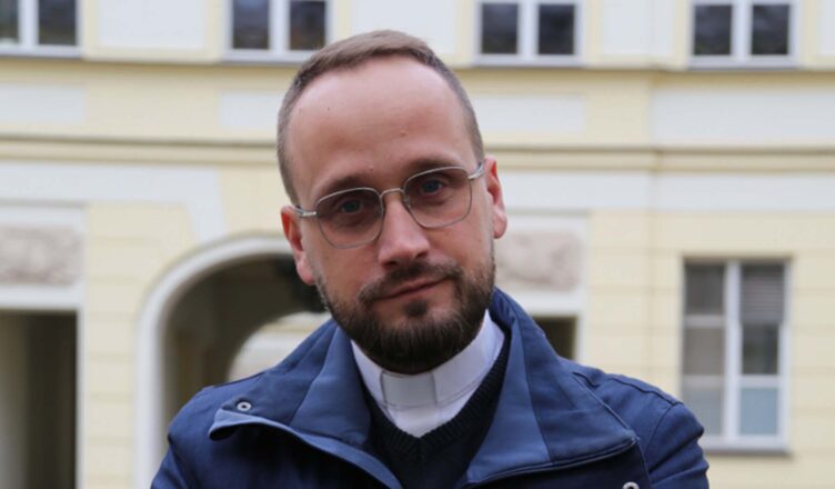 „Lepiej zapobiegać niż szukać krwi” - rozmowa z Tomaszem Trzaską, księdzem i suicydologiem