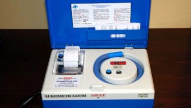 Bez odblasków, bez oświetlenia, za to z promilami. Kierujący rowerem sprawcą kolizji z ciężarówką