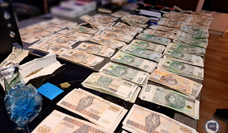 Podawali się za pracowników banków