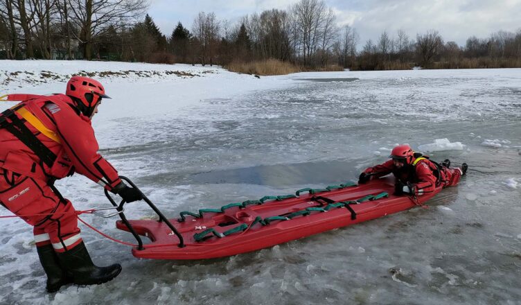 Doskonalenie zawodowe z ratownictwa lodowego