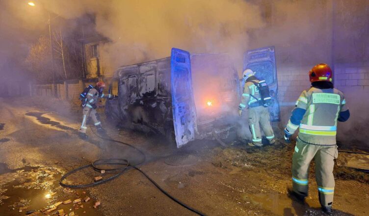 Samochody doszczętnie spłonęły