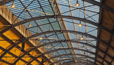 Hale stalowe, czyli nowy trend w budownictwie i przemyśle