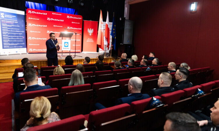 Nowy wóz strażacki dla Ochotniczej Straży Pożarnej w Radzyminie