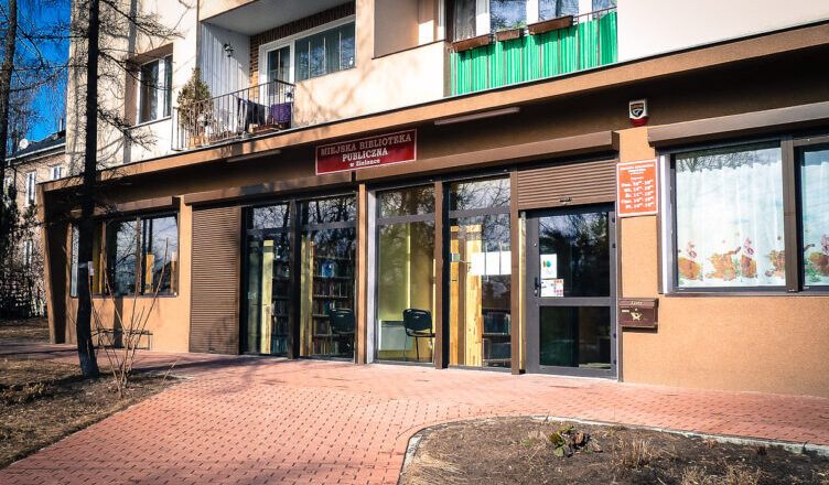 Miejska Biblioteka Publiczna w Zielonce tuż przed remontem