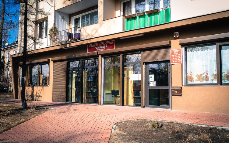 Miejska Biblioteka Publiczna w Zielonce tuż przed remontem