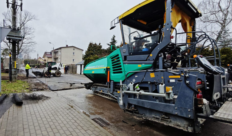 Zielonka - ruszył remont nawierzchni w ul. Brzozowej