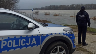 Pijany kierowca uciekał przez rzekę