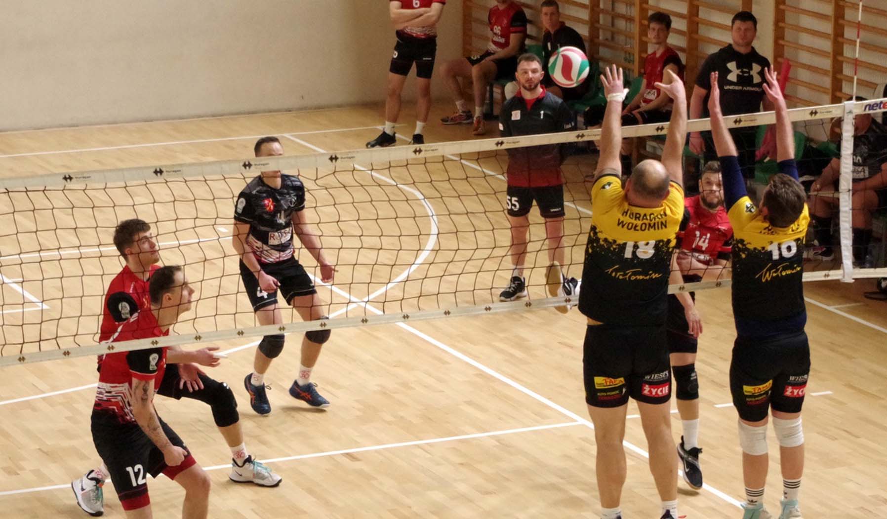 Siódme zwycięstwo z rzędu i awans do play-off siatkarzy KS Huragan Wołomin