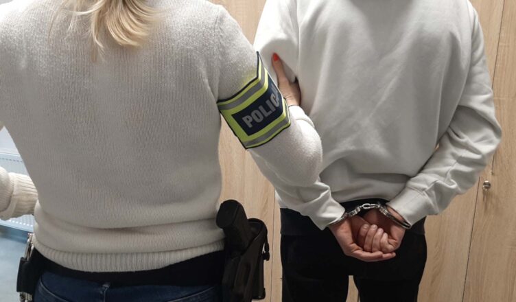 4 zakazy prowadzenia pojazdów nie powstrzymały 23- latka, by po raz kolejny wsiąść za kierownicę