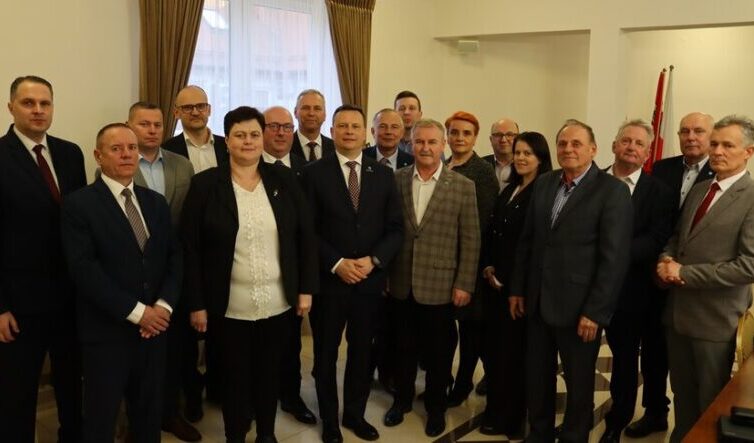 Wyjątkowa Sesja Rady Miejskiej w Tłuszczu