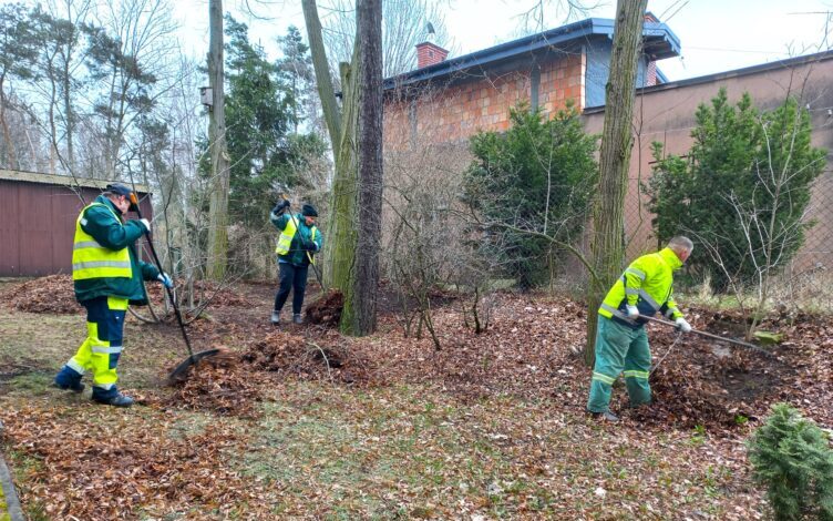 Zielonka - wiosenne porządki w parku, na skwerach i zieleńcach