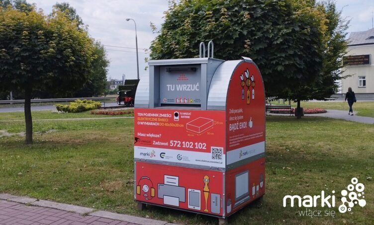 Marki - czerwone pojemniki na elektroodpady