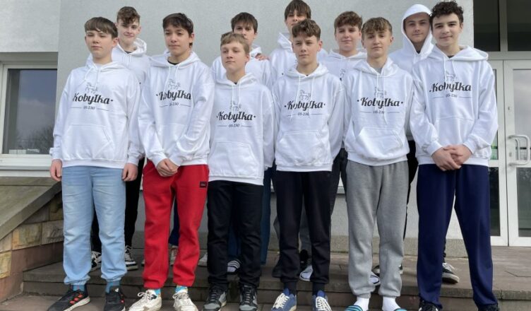 Siatkarskie sukcesy kobyłkowskiej „Trójki”