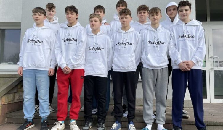 Siatkarskie sukcesy kobyłkowskiej „Trójki”