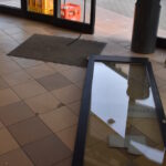 Taranowali drzwi i kradli kasetki z pieniędzmi