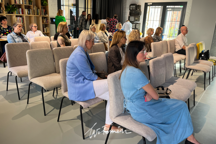 Wołomin - szkolenia dla nauczycieli i dyrektorów w ramach kampanii „Twoja moc to nie przemoc”