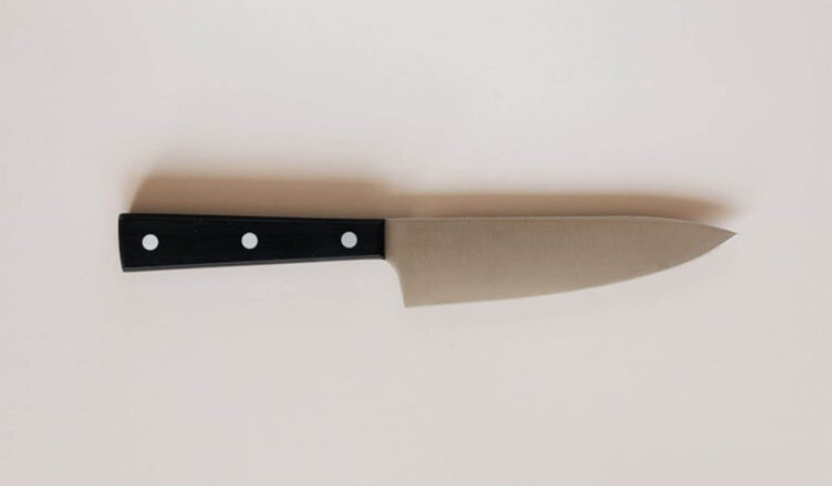 Zranił nożem swojego kolegę