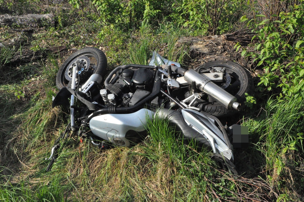 28-letni motocyklista wypadł z drogi