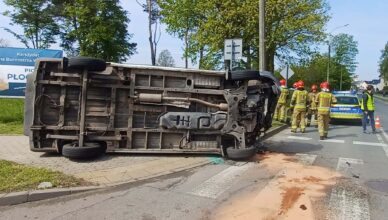 Nie zatrzymał się na „stopie”, uderzył w hyundaia