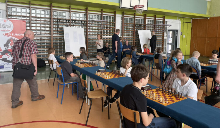 Charytatywny Międzyszkolny Turniej Szachowy z okazji 55 – lecia Szkół na Marynarskiej 2/6 w Warszawie z pomocą dla Miłosza