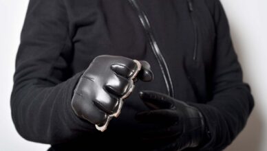 Areszt za rozbój z kastetem i okup