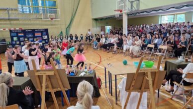 Ząbki - Wizyta Kurator Oświaty w Szkole Podstawowej nr 5