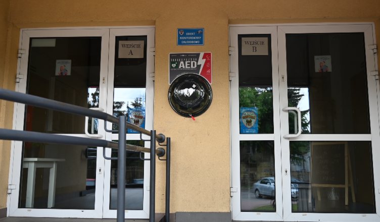 Szkolenia z zakresu EKO i defibrylacji: Sercem w Kobyłce: defibrylatory AED w wybranych miejscach publicznych