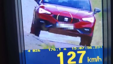 Prędkość przekroczył, mandatu nie przyjął, twierdząc, że "to za dużo jak na polskie realia"