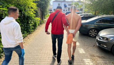 Ukrył się przed policjantami w schowku na pościel