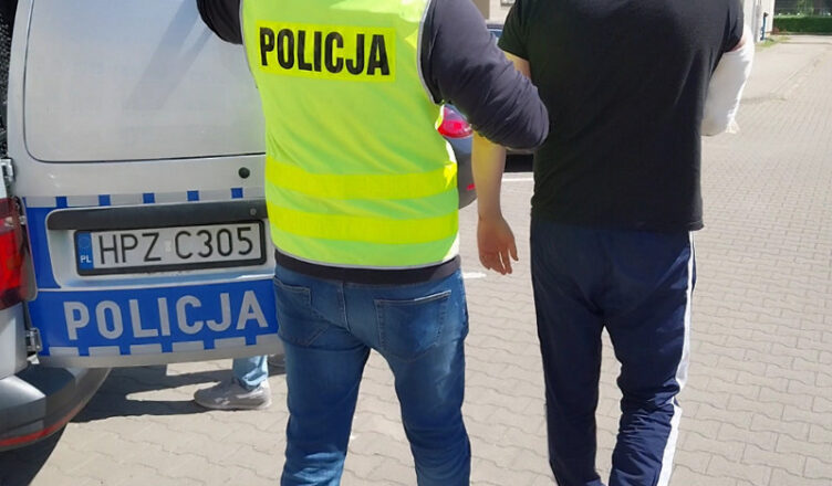 Policjanci zatrzymali sprawcę potrącenia pieszych przy ulicy Szwedzkiej [wideo]