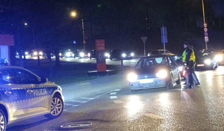 Nielegalne wyścigi samochodowe w aglomeracjach miejskich