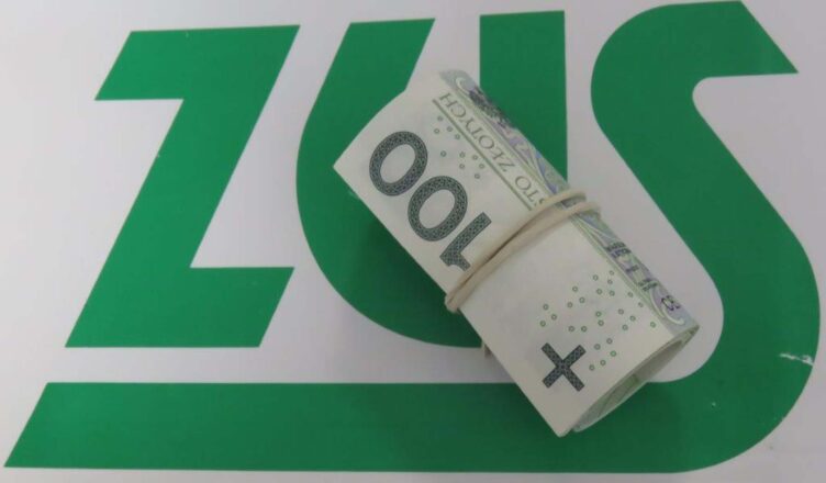 Dorabiasz do zasiłku lub świadczenia przedemerytalnego? Do końca maja musisz powiadomić ZUS o przychodach
