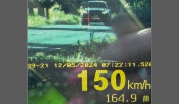 Pędził 150 km/h. Szaleńcza jazda przerwana przez drogówkę.