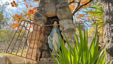 Za uszkodzenie kapliczki odpowie przed sądem rodzinnym