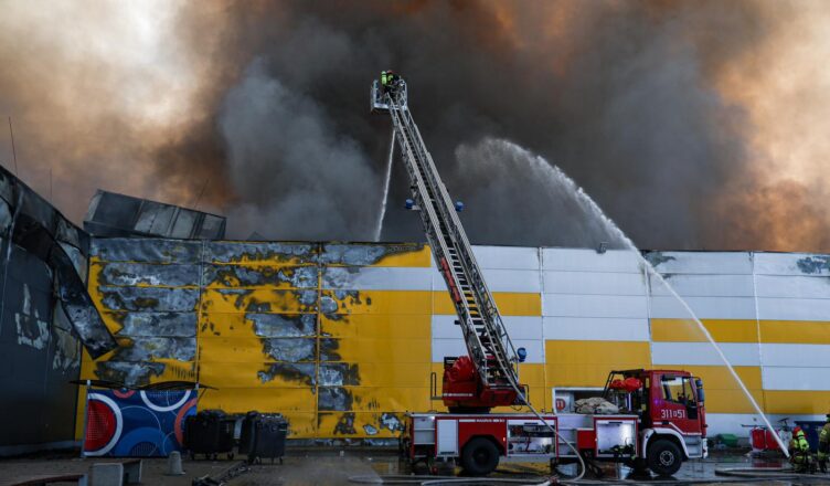 Apel Policji do osób poszkodowanych w związku z pożarem C.H. Marywilska 44