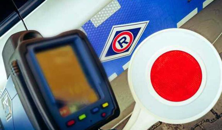 Przejażdżka za 24 punkty karne oraz wysoki mandat dla kierowcy za popełnione wykroczenia na drodze