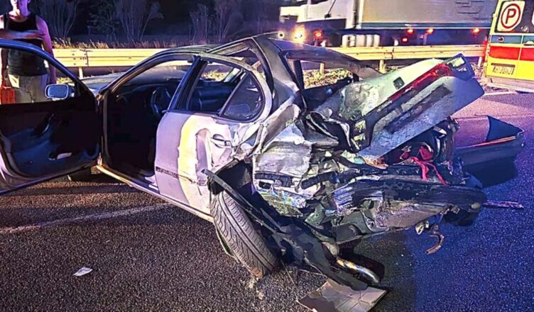 Wypadek na S8. Kierowcy zrobili „korytarz życia”.