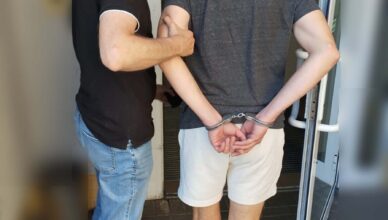 Zaatakował nożem. Sąd tymczasowo go aresztował.