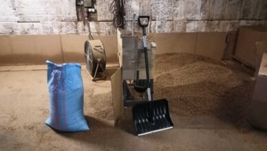 Policjanci zlikwidowali nielegalną fabrykę papierosów. Zabezpieczono blisko 3 tony krajanki tytoniowej.