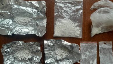 W mieszkaniu narkotyki, a pod "opieką" dziecko