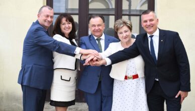 Zarząd województwa mazowieckiego z absolutorium i wotum zaufania