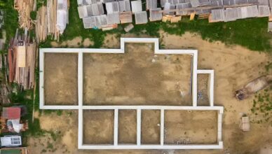 Fundament tradycyjny czy płyta fundamentowa?