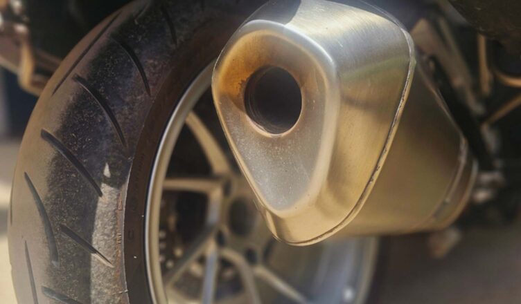 Nadmierny hałas pojazdów