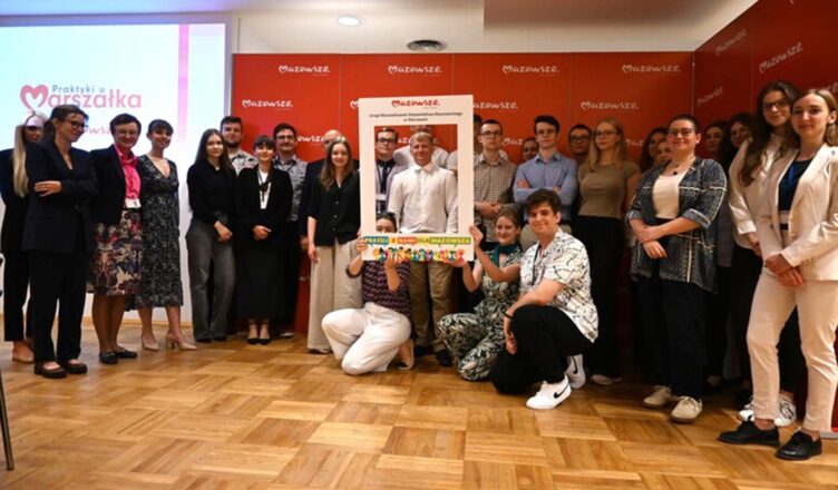 Studenci chcą praktykować u Marszałka