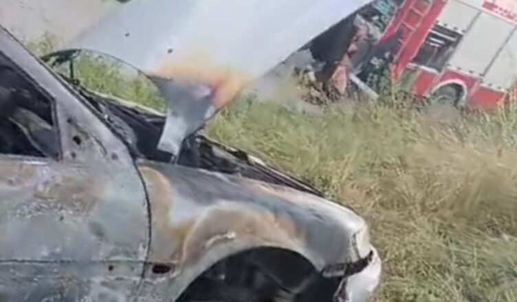 Dwaj pijani sąsiedzi nie przyznawali sie do kierowania a ich pojazd spłonął