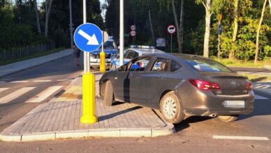 Od 4 lat nie miał prawa jazdy, ale miał 4 promile alkoholu i spowodował kolizję