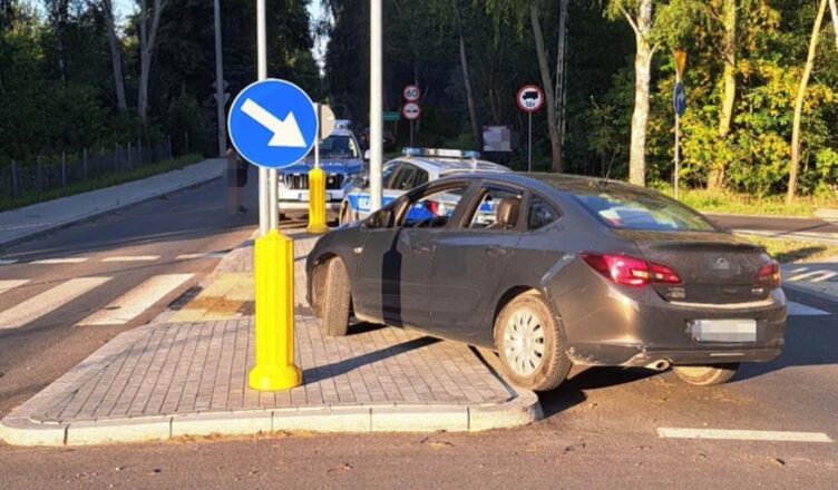 Od 4 lat nie miał prawa jazdy, ale miał 4 promile alkoholu i spowodował kolizję