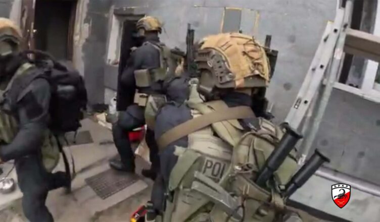 59-latek miał zapalniki do materiałów wybuchowych, broń i narkotyki