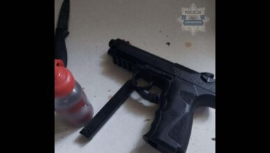 Strzelał z wiatrówki do wiat przystankowych [wideo]