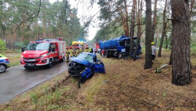 Ciężarówka zderzyła się z osobówką